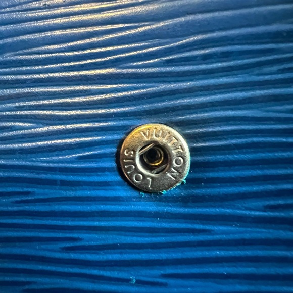 Authentic Louis Vuitton Blue Epi Wallet (Preloved) - Picture 4 of 5